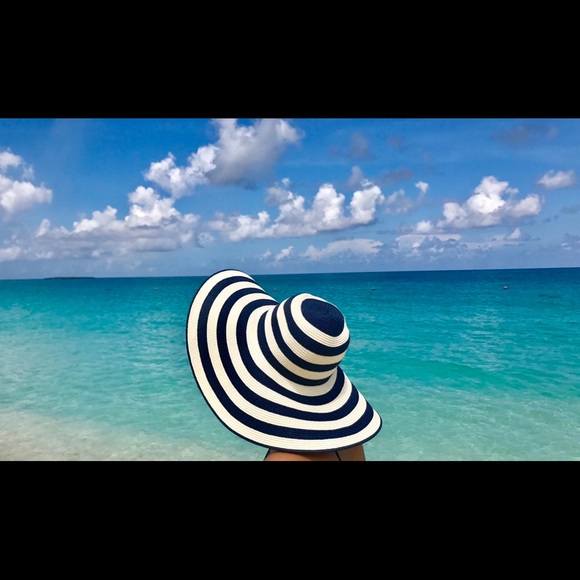 Meet your Posher, Cos - Picture 1 of 1